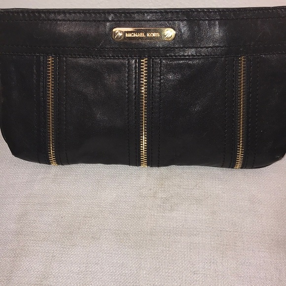 Michael Kors bag. - Picture 6 of 8